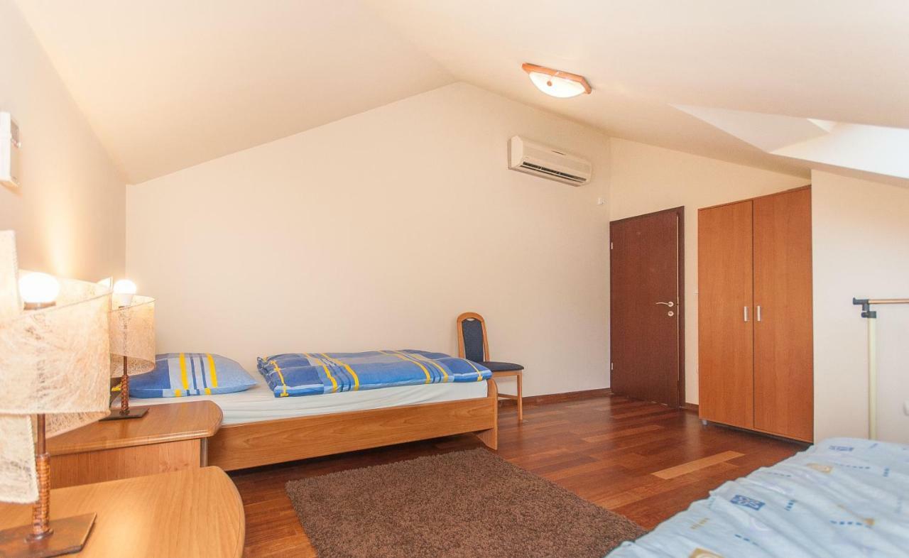 Modern New Flat Next To River Cetina Omis Exterior photo
